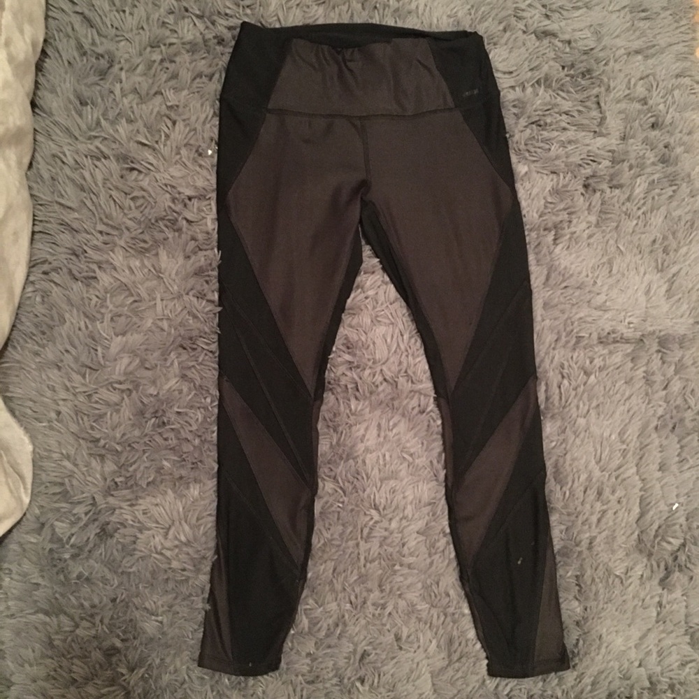 Black Activewear Leggings with Mesh